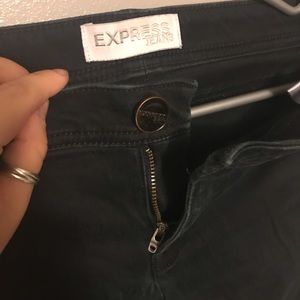 EXPRESS brand. Black skinny ankle pant.
